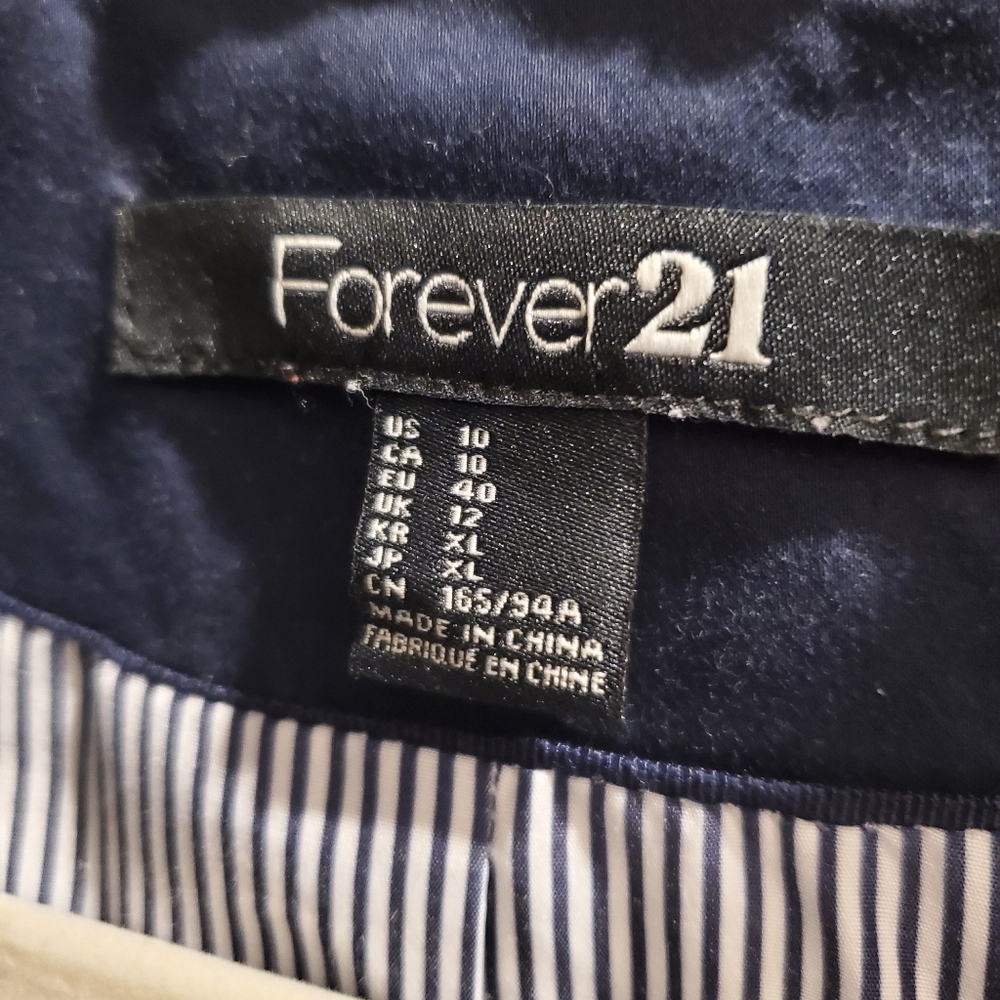 Blazer - Picture 4 of 5